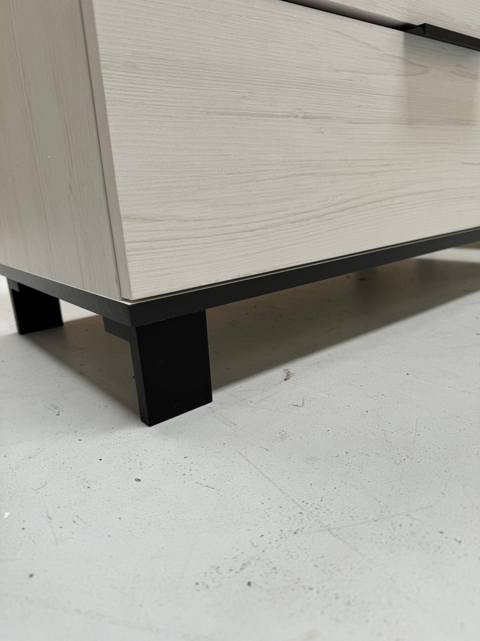 Cozy 05 Chest of Drawers - Furneo