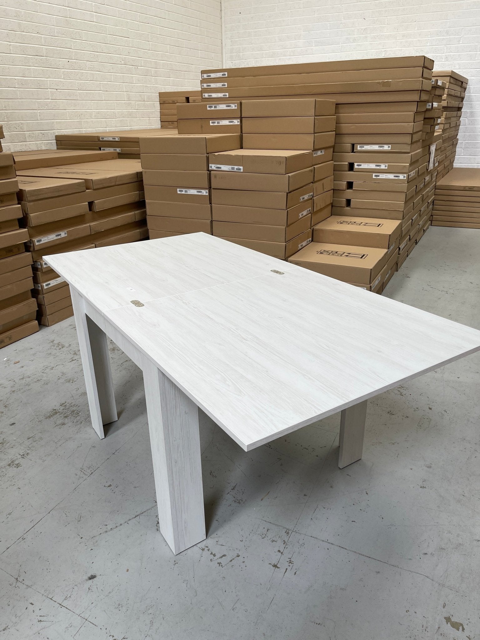 Golden 02 Dining Table - Furneo