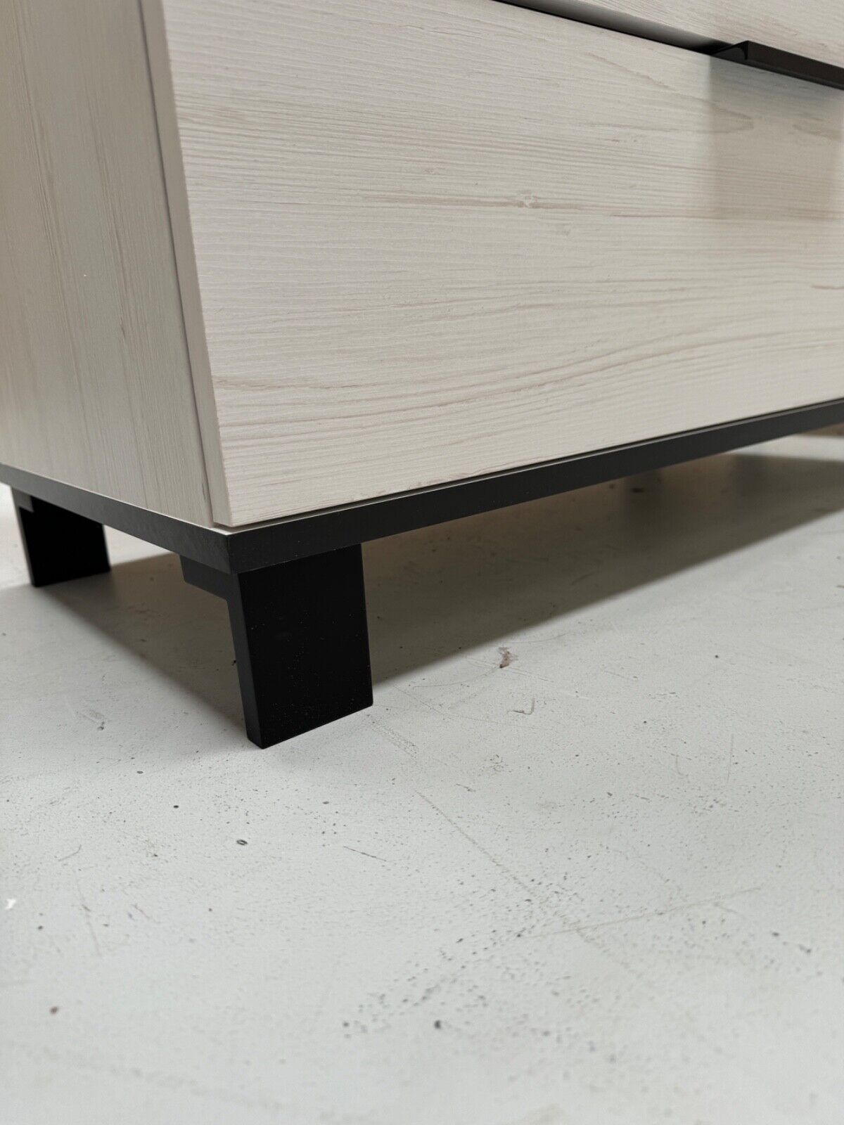 Cozy 03 Chest of Drawers